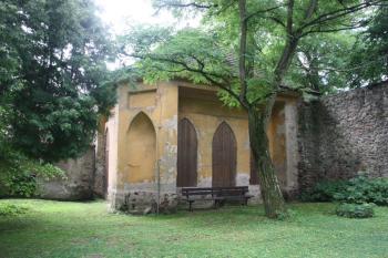 Někdejší gloriet v severní zahradě ( © Ivan Grisa 08/2011)
