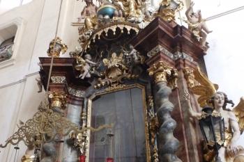 Klášterní kostel - boční oltář sv. Prokopa (© Johannes Cladis, 04/2015)