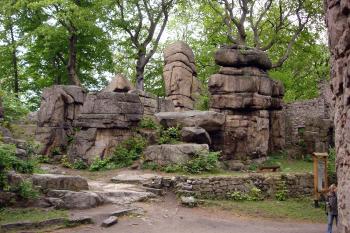 Předhradí ( © Iva Spurná 8.5.2007)