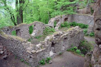 Palác v severní části jádra hradu ( © Iva Spurná 8.5.2007)