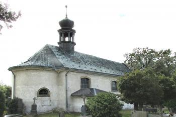 Kostel Nejsvětější Trojice na hřbitově v Českém Dubu. (© Pavel Vítek  09/2024)
