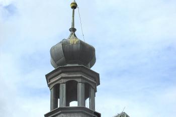 Kostel Nejsvětější Trojice na hřbitově v Českém Dubu. (© Pavel Vítek  09/2024)