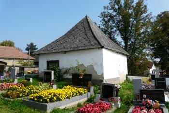 kostel sv. Filipa a Jakuba (© Jaroslav Šefčík, 10/2009)