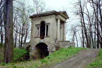Laudonův pavilon z r. 1797 (© 2002 Vlky, Jiří Čížek)