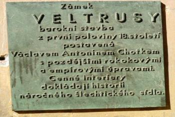 tabulka u vstupu (© Karel Piskáček, 06/2007)