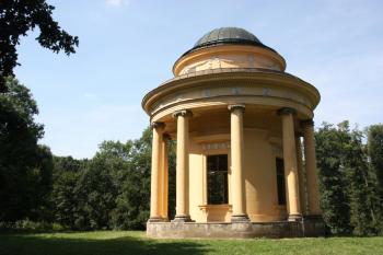Pavilon přátelství v jihovýchodní části parku: pohled od jihovýchodu ( © Ivan Grisa 08/2009)