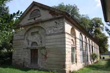 Oranžerie od jihozápadu ( © Ivan Grisa 08/2009)