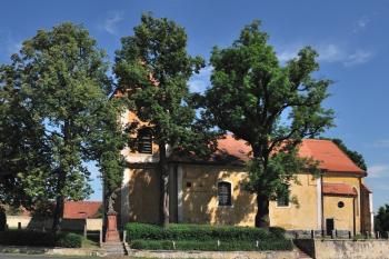 Kostel sv. Mikuláše (© Štefan Báťa, 08/2010)