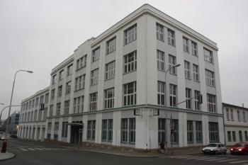 Bývalé ředitelství od jihu ( © Ivan Grisa 10/2009)