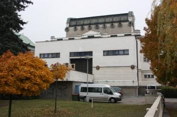Divadlo od jihovýchodu ( © Ivan Grisa 10/2009)