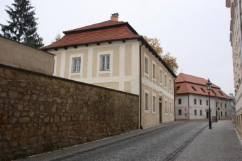 Bratrská škola a tiskárna od severu ( © Ivan Grisa 10/2009)