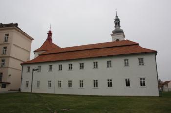 Bývalý klášter od severu ( © Ivan Grisa 10/2009)