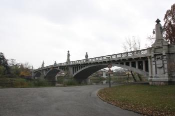 Pravobřežní část mostu ( © Ivan Grisa 11/2009)