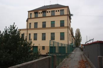 Elektrárna od jihu ( © Ivan Grisa 11/2009)