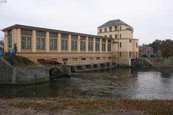 Povodní strana elektrárny ( © Ivan Grisa 11/2009)