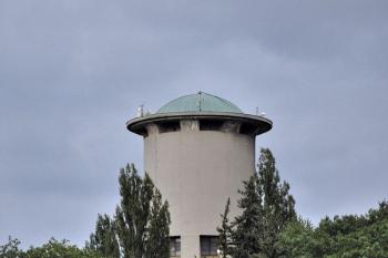 Vodojem od západu. (© Radovan Smokoň 9/2014)