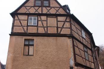 Hrázděný dům na rohu Krátké ulice ( © Ivan Grisa 11/2009)