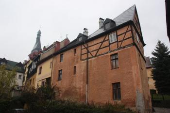 Hrázděný dům na rohu Krátké ulice ( © Ivan Grisa 11/2009)
