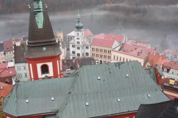 Kostel z hradní věže (od severu) ( © Ivan Grisa 11/2009)