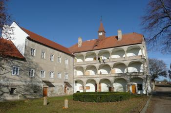 pohled na arkády (© David Hamza, 11/2009)