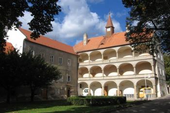 Bohutice - zámek (© daniel rubeš, 1o/2oo6)