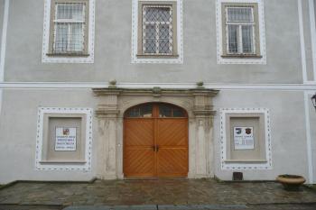 vstupní portál (© David Hamza, 11/2009)