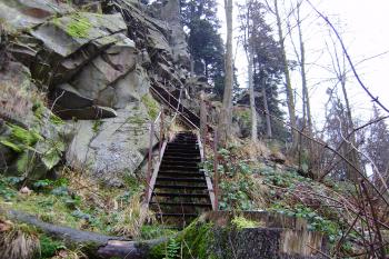 Malý Rabštýn zespodu (© Zuzana Holasová, 11/2009)