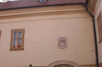 Průhled průjezdem hlavního portálu od severu ( © Ivan Grisa 03/2011)