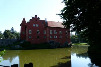 Z podzámčí (© Jaroslav Šefčík, 04/2009)