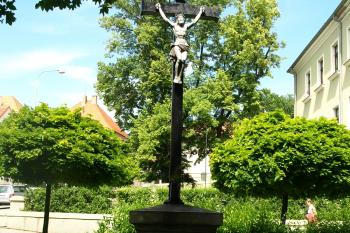 kříž na místě kostela sv. Kateřiny ( © Milan Caha 06/2009)