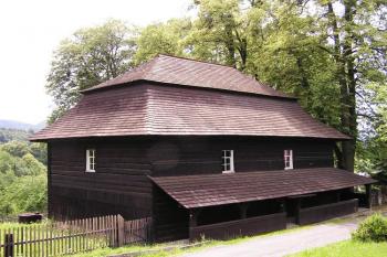 celkový pohled na dřevěný Toleranční kostel ve Velké Lhotě ( © Jan P. Štěpánek 07/2007)