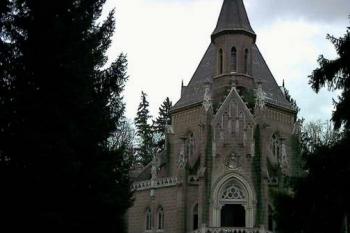 Domanínská hrobka (2003 ©Vojtěch Kaplan)