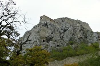 pohled na horní hrad od řeky ( © Jan P. Štěpánek 10/2011)