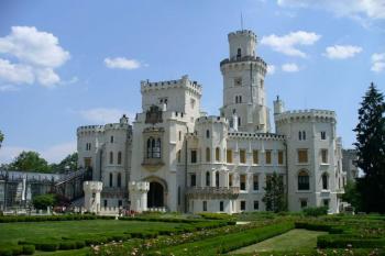 Hluboká nad Vltavou - vstupní průčelí (© Pavel Jarý,  10.06.2007)