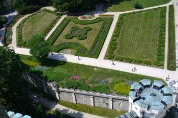 Hluboká nad Vltavou - pohled z velké věže na park (© Pavel Jarý,  10.06.2007)