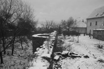 Pozůstatky hradeb na východě města ( © Ivan Grisa 12/2009)