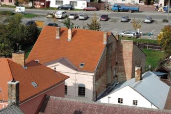 židovský obecní dům z kostelní věže ( © Jan P. Štěpánek 10/2014)