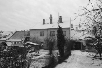 Pohled od bývalých hradeb ( © Ivan Grisa 12/2009)