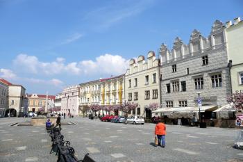 severní fronta náměstí ve Slavonicích ( © Jan P. Štěpánek 05/2011)
