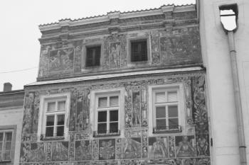 Dům č. p. 520 s figurálními sgrafity ( © Ivan Grisa 12/2009)