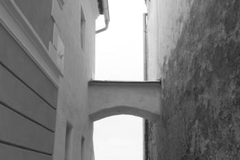 Příhradební ulička jižně od Jemnické brány ( © Ivan Grisa 12/2009)