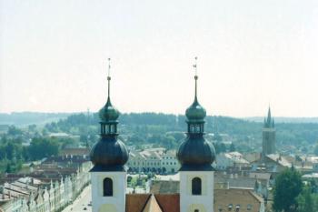 Kostel z věže jakubského chrámu ( © Ivan Grisa 08/1999)