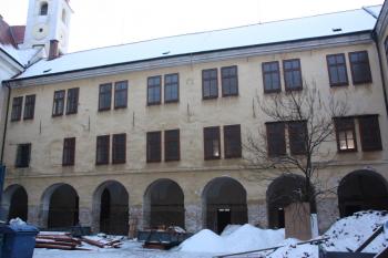Východní křídlo koleje z nádvoří ( © Ivan Grisa 12/2009)