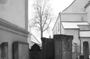 Kaple: vnější kazatelna od východu ( © Ivan Grisa 12/2009)