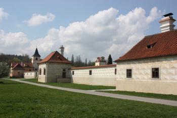 Východní strana zámku ( © Ivan Grisa 04/2011)