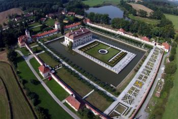 Kratochvíle (© Miroslav Siegert, 08/2013)