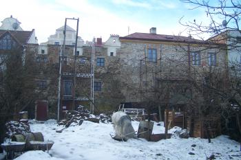 Zbytek hradby na severní části města (© Michal Brůža, 12/2009)