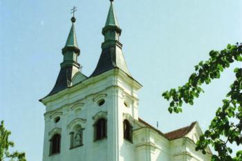 Kostel od západu ( © Ivan Grisa 08/2001)