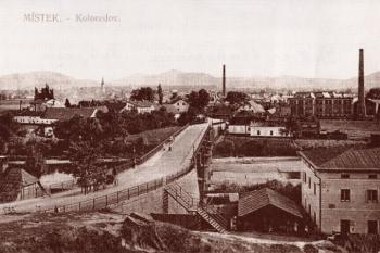 pohled na Kolloredovský most z frýdecké strany kolem počátku 20. století ( © T. Adamec, M. Klega, V. Peter: Pozdrav z Frýdku-Místku, 2009)