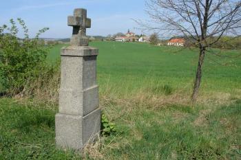 Od rozcestí ( © Jiří Čížek 04/2007)